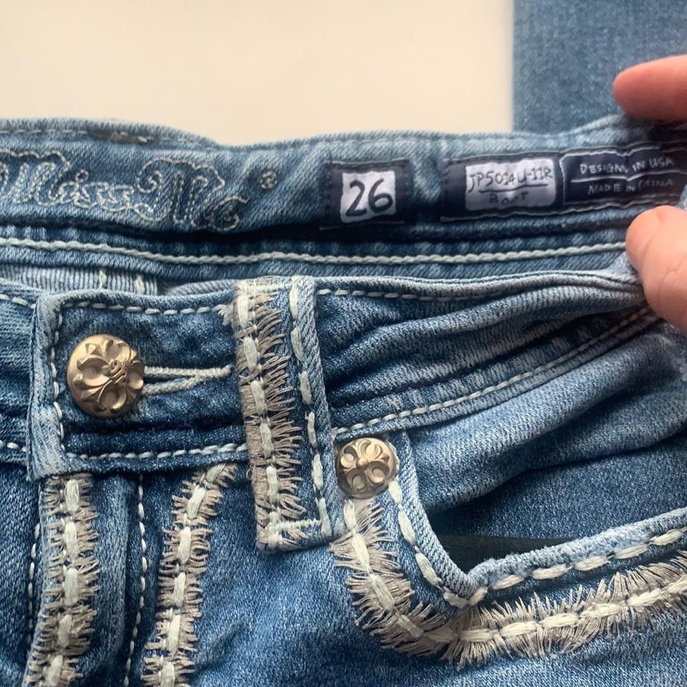 Miss Me Lightly Distressed Boot Cut Jeans Size 26 - Picture 4 of 12